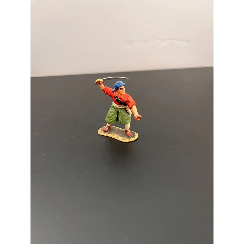 2000 Conte Ltd. Pirate #10 Holding Sword and Mallet Figurine‎